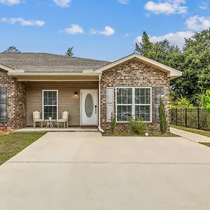 https://lovely-town-home-in.hotels-destin.com
